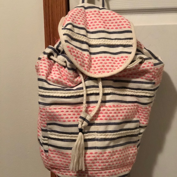 American Eagle - Picture 1 of 4